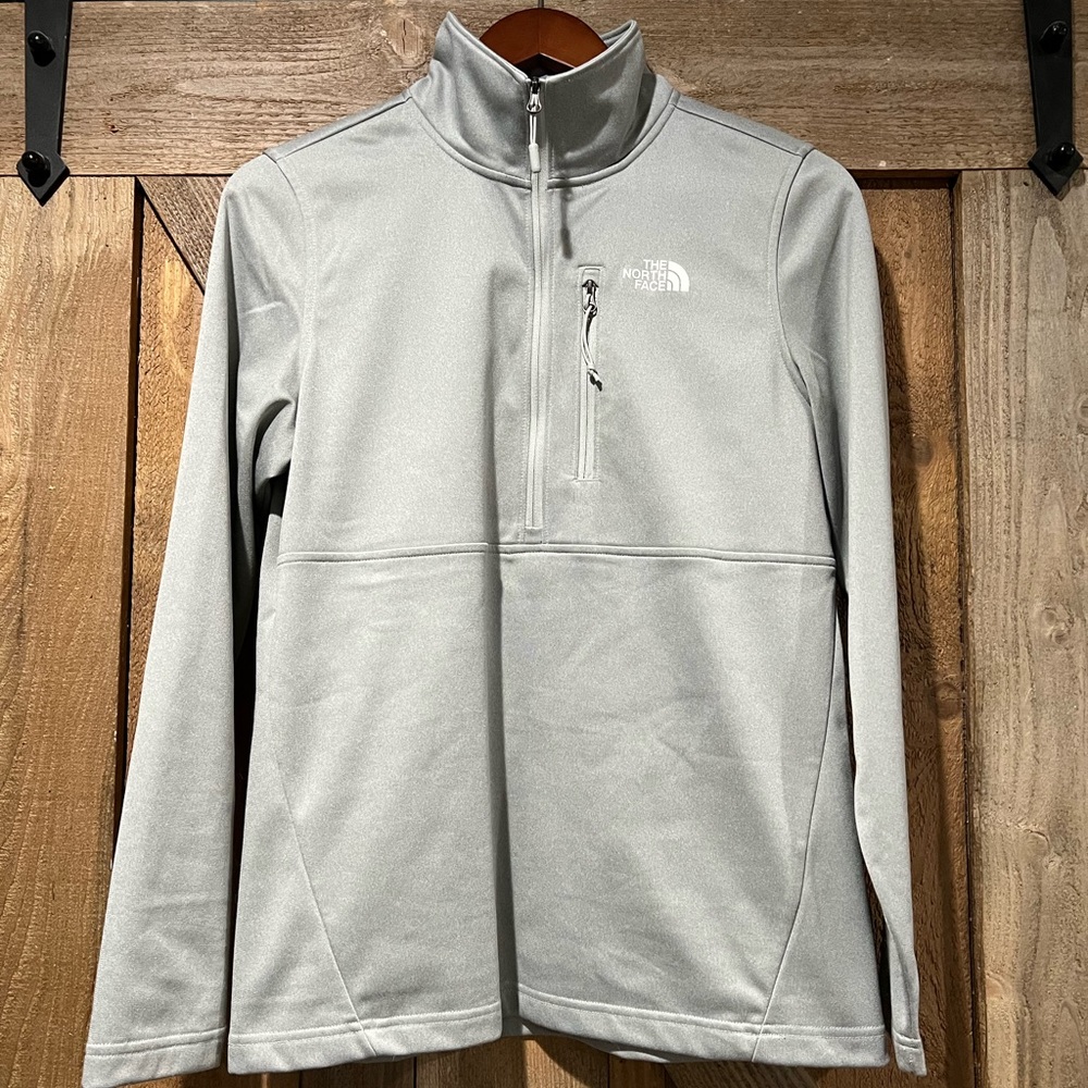 The North Face Women’s Tech 1/2 half zip pullover jacket top grey EUC Medium